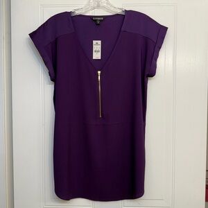 Express Women's V-Neck Plum/ Purple Blouse.  Zip front. Size M. NWT